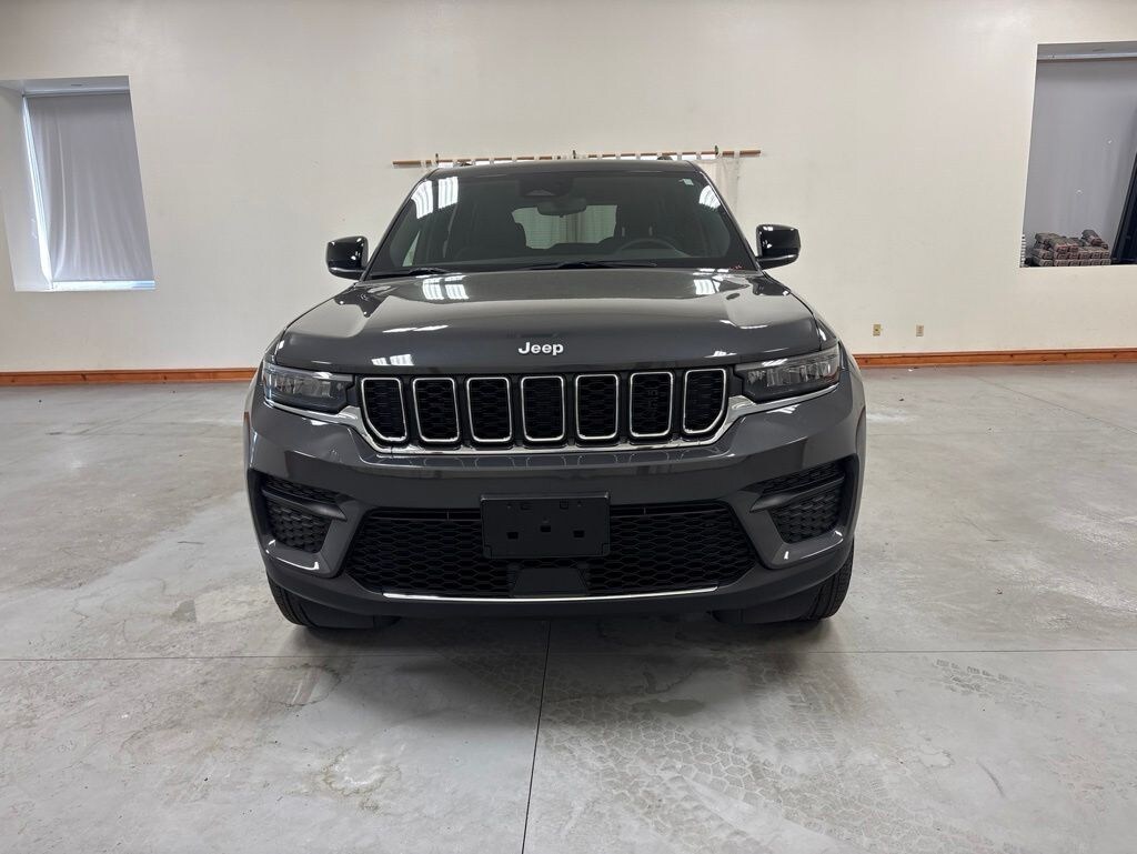 Used 2024 Jeep Grand Cherokee Laredo X SUV