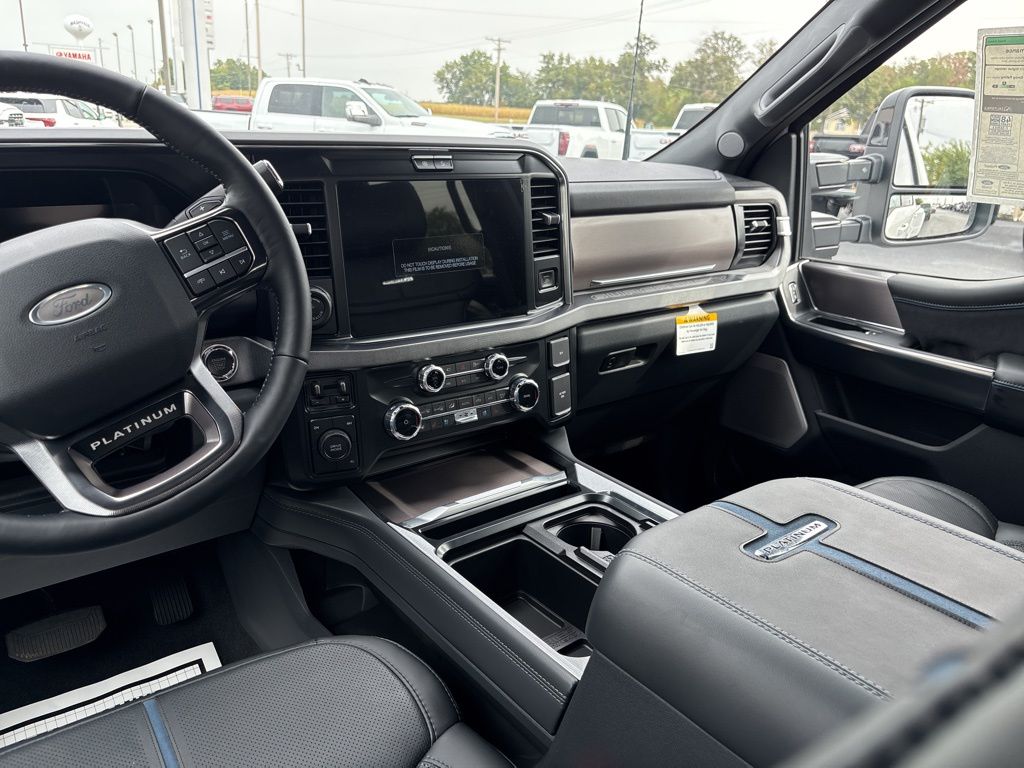 2026 Ford F-350 Super Duty Platinum - Photo 20
