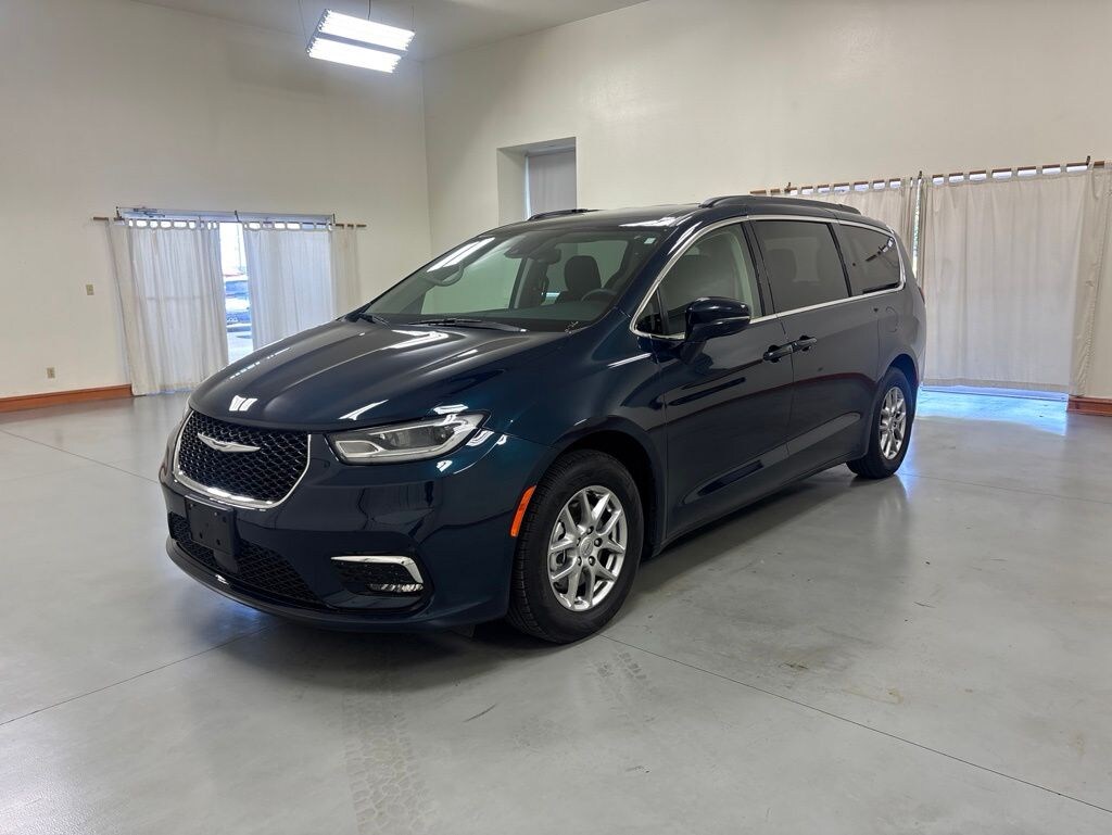 Used 2021 Chrysler Pacifica Touring Minivan/Van