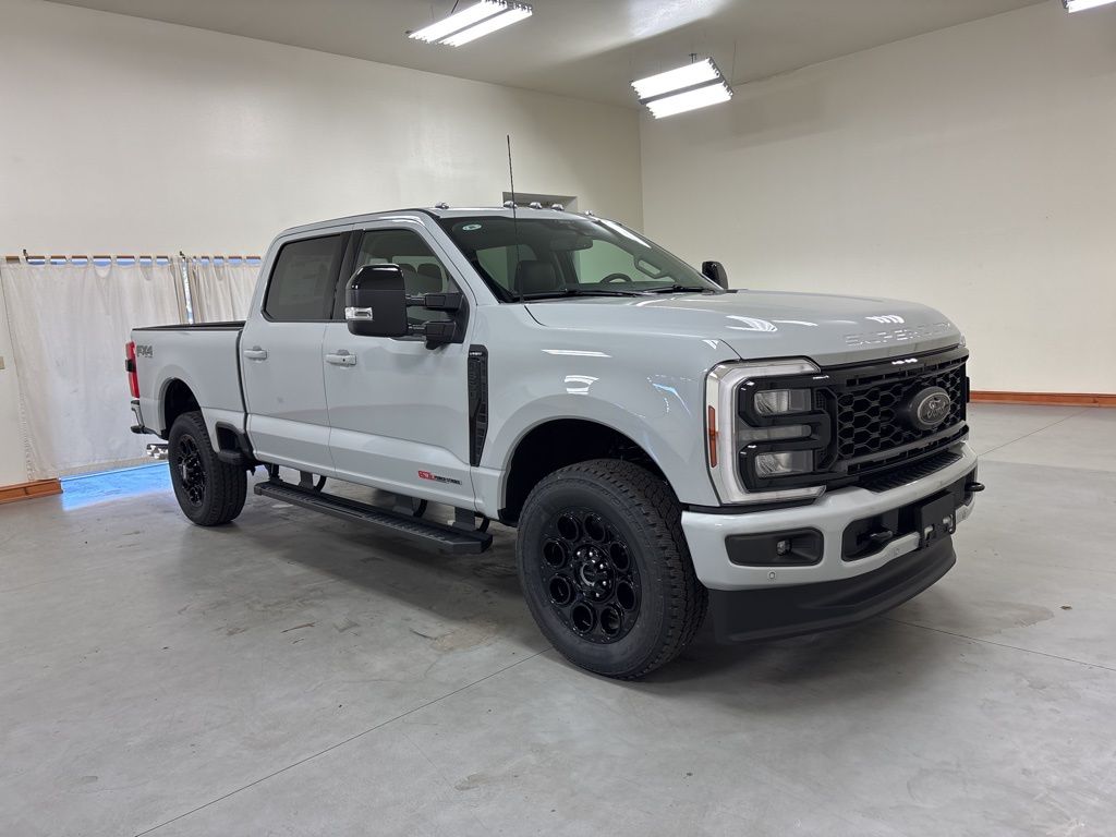2026 Ford F-350 Super Duty Lariat - Photo 2