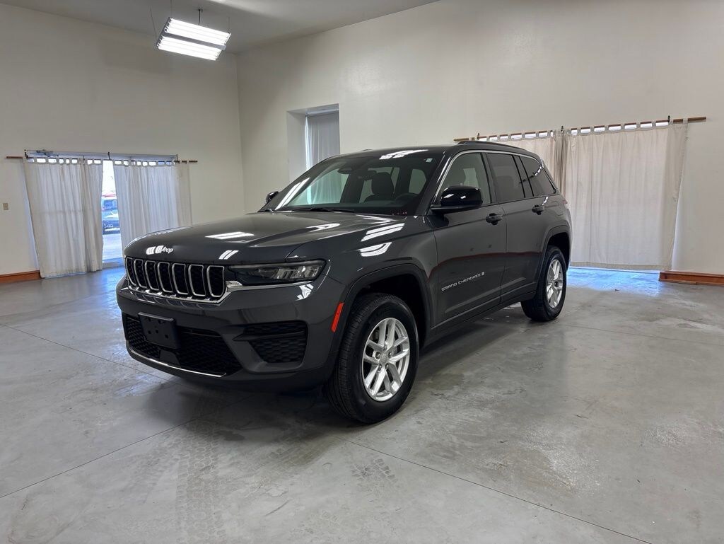 Used 2024 Jeep Grand Cherokee Laredo X SUV