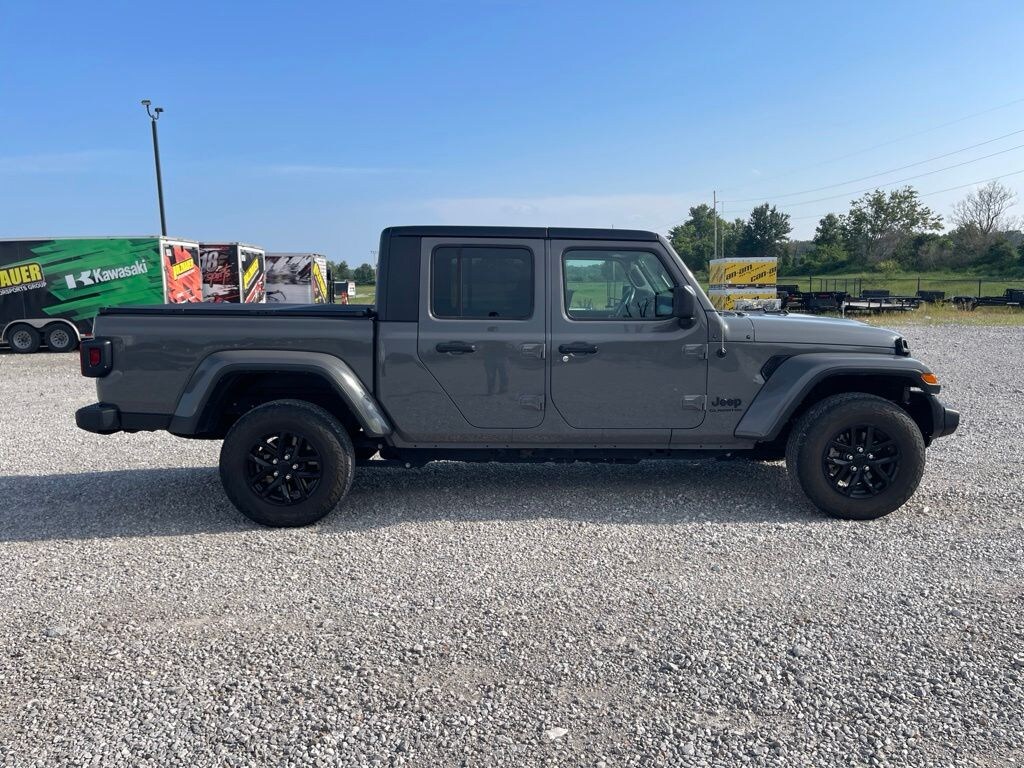 Used 2021 Jeep Gladiator Sport Truck