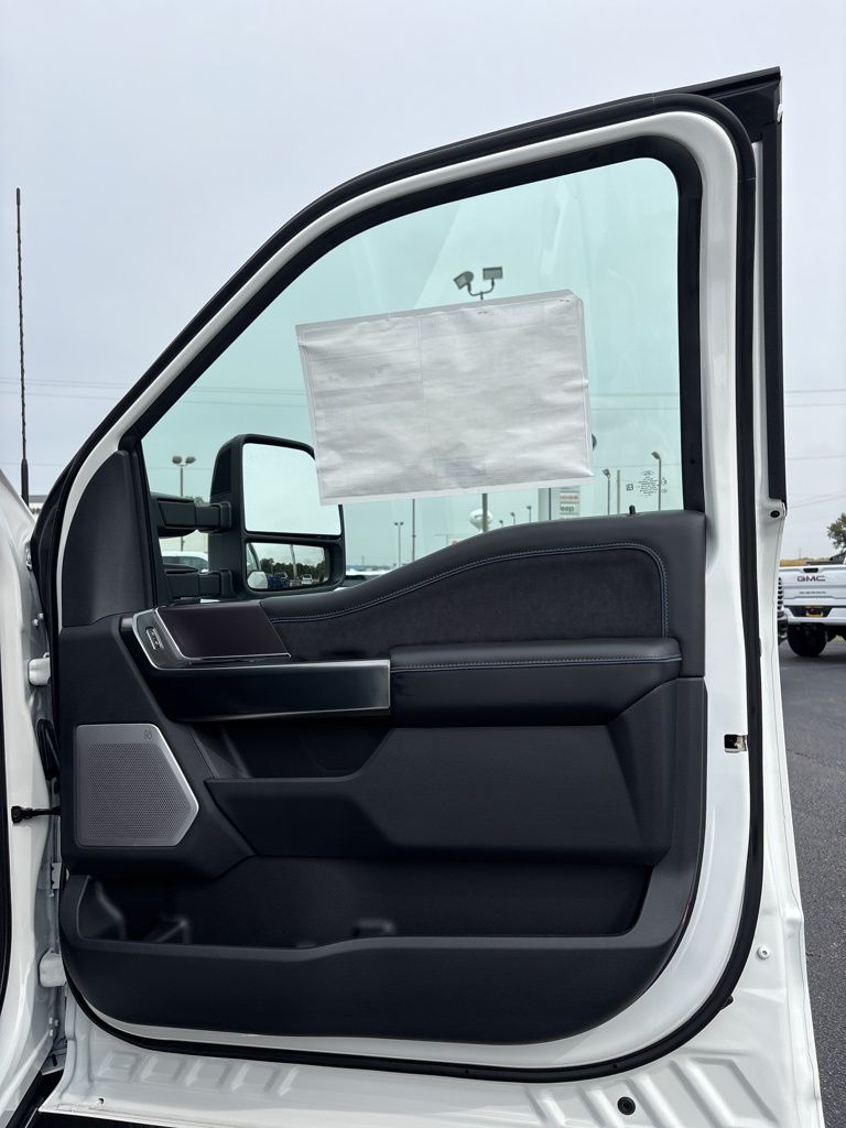 2026 Ford F-350 Super Duty Platinum - Photo 39