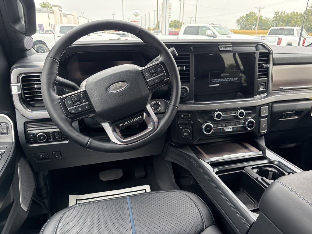 2026 Ford F-350 Super Duty Platinum - Photo 19