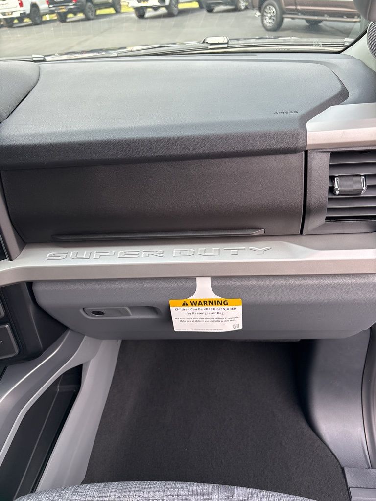 2026 Ford F-350 Super Duty XLT - Photo 34
