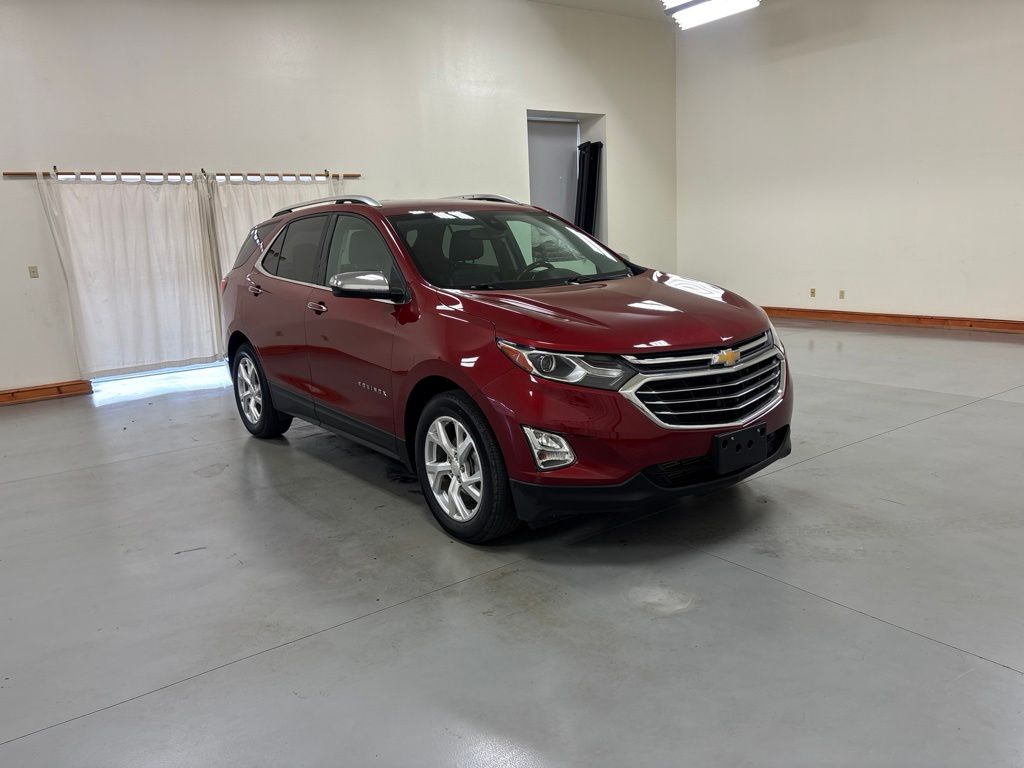 Used 2018 Chevrolet Equinox Premier with VIN 2GNAXMEV7J6249083 for sale in Nashville, IL