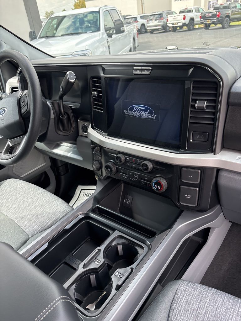 2026 Ford F-350 Super Duty XLT - Photo 33