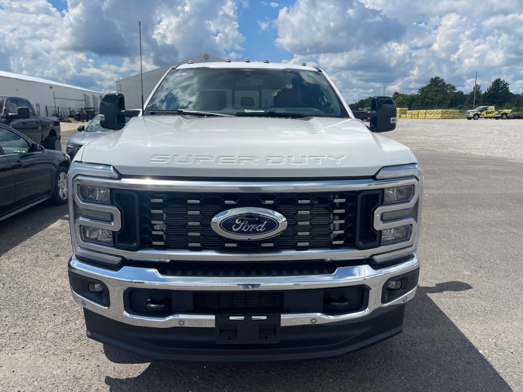 New 2026 Ford F-350 Lariat Truck