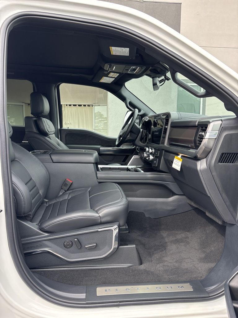 2026 Ford F-350 Super Duty Platinum - Photo 33