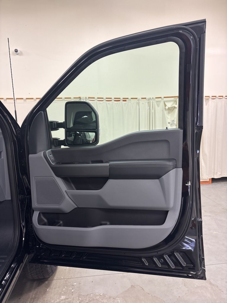 2026 Ford F-350 Super Duty XL - Photo 29