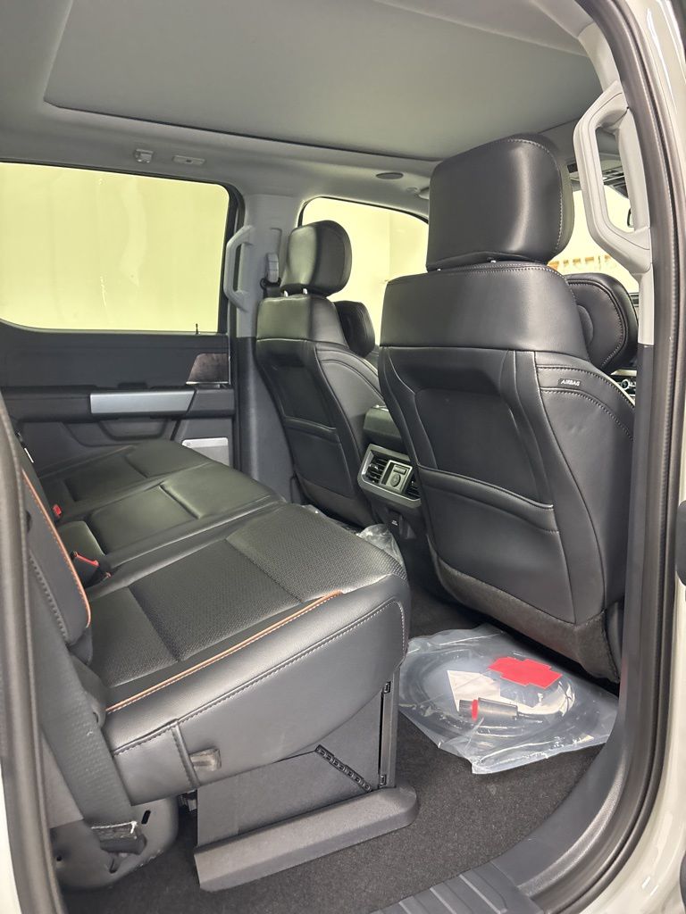 2026 Ford F-350 Super Duty Lariat - Photo 45