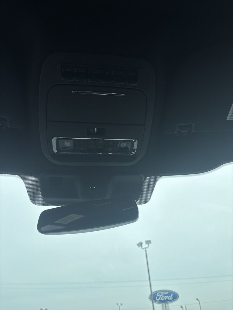 2026 Ford F-350 Super Duty Platinum - Photo 14