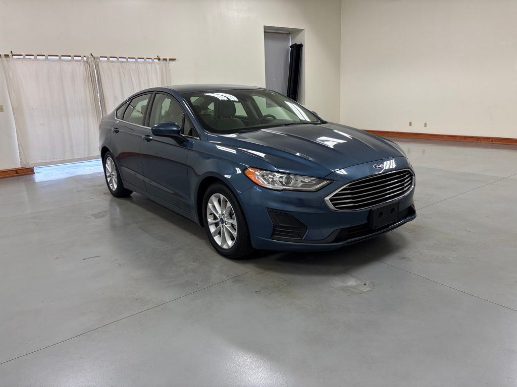 Used 2019 Ford Fusion SE with VIN 3FA6P0HD2KR172388 for sale in Nashville, IL