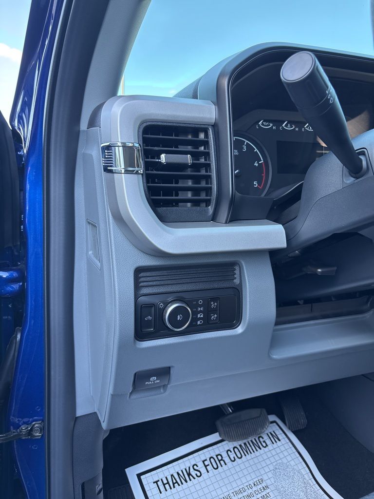 2026 Ford F-350 Super Duty XL - Photo 10