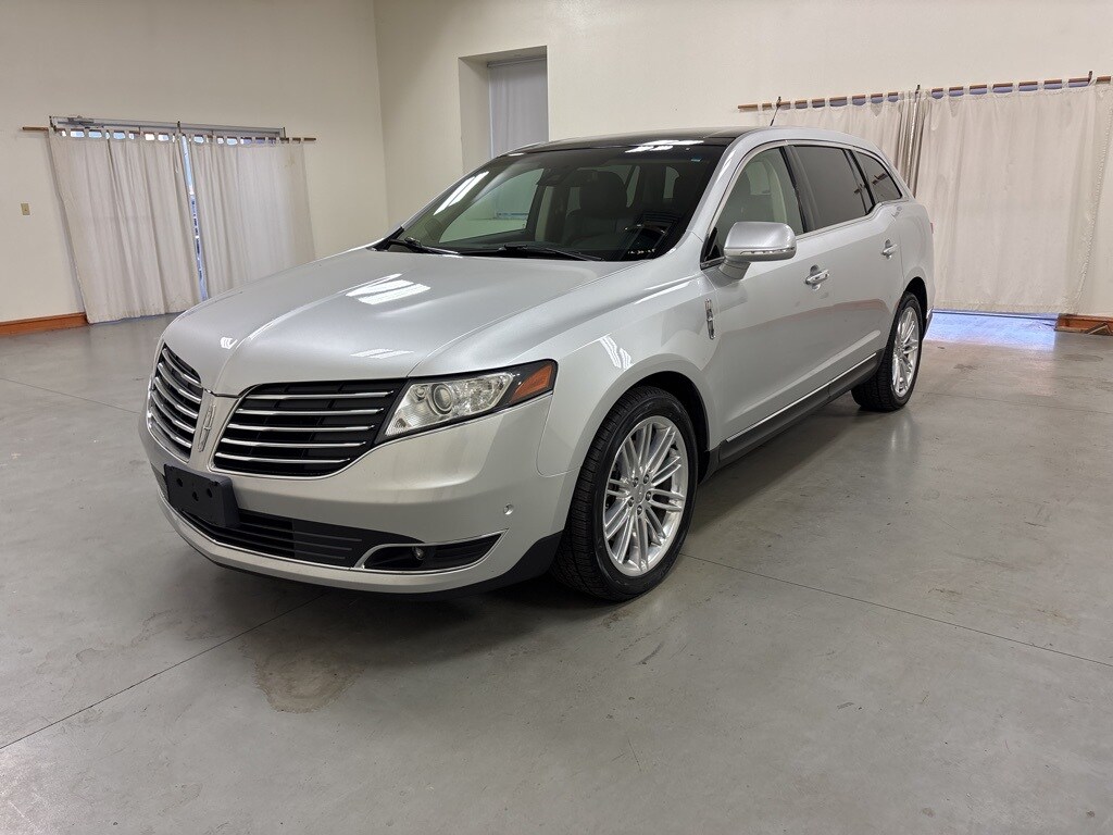 Used 2019 Lincoln MKT Reserve SUV