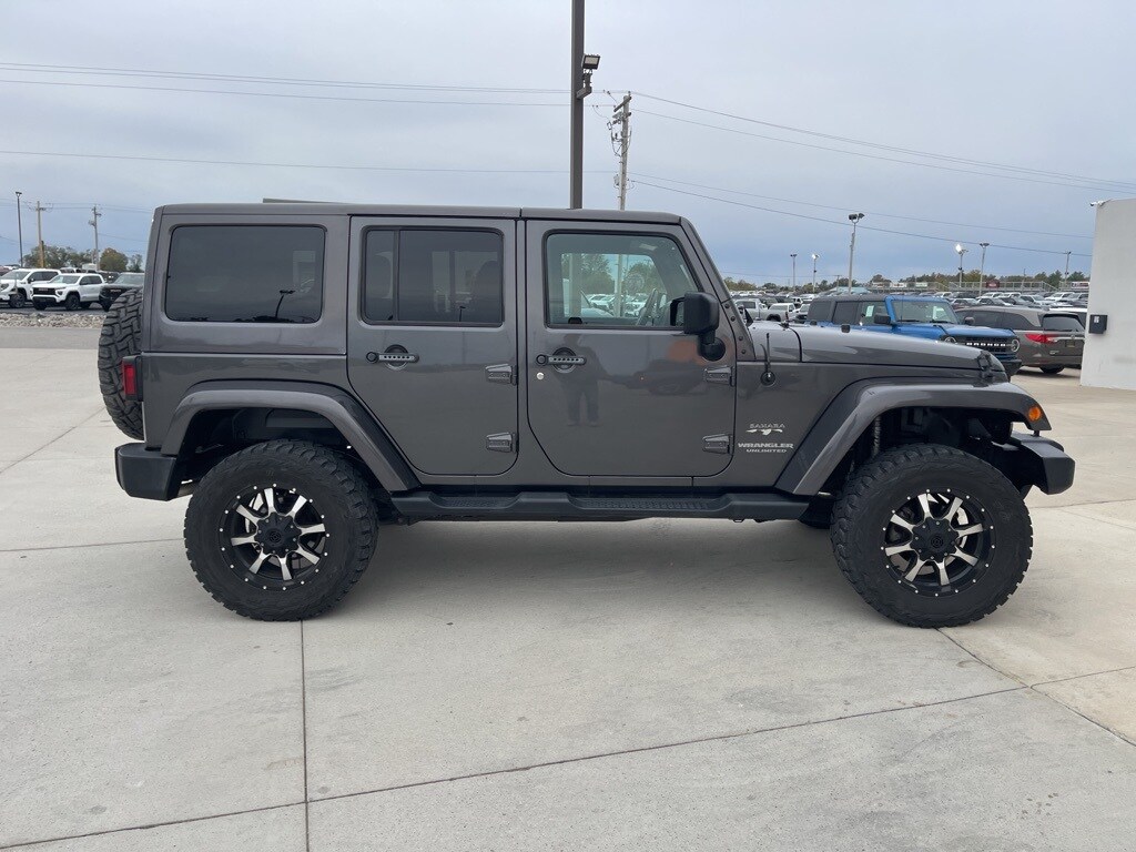 Used 2017 Jeep Wrangler Unlimited Sahara SUV