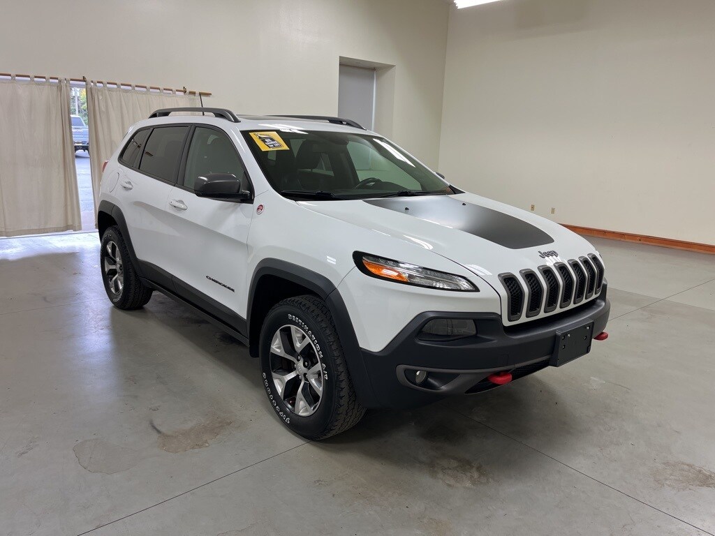 Used 2018 Jeep Cherokee Trailhawk with VIN 1C4PJMBX2JD509305 for sale in Nashville, IL