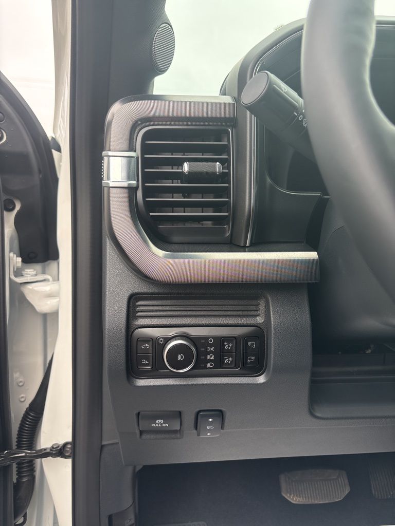 2026 Ford F-350 Super Duty Platinum - Photo 9