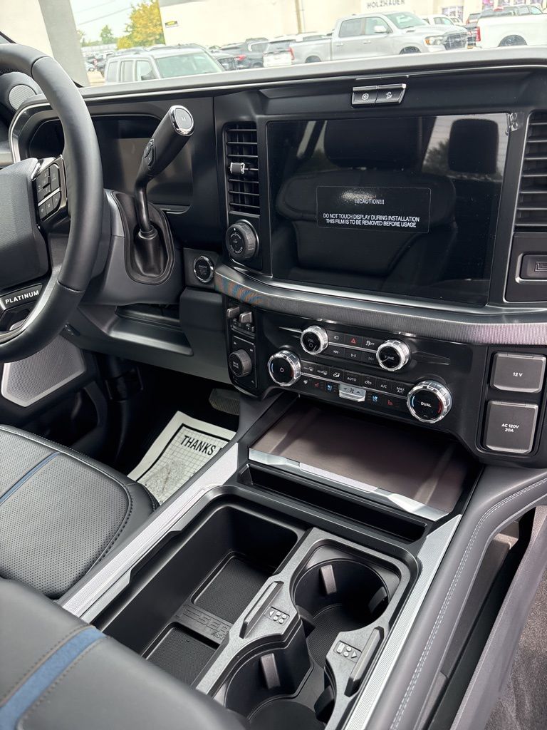 2026 Ford F-350 Super Duty Platinum - Photo 35