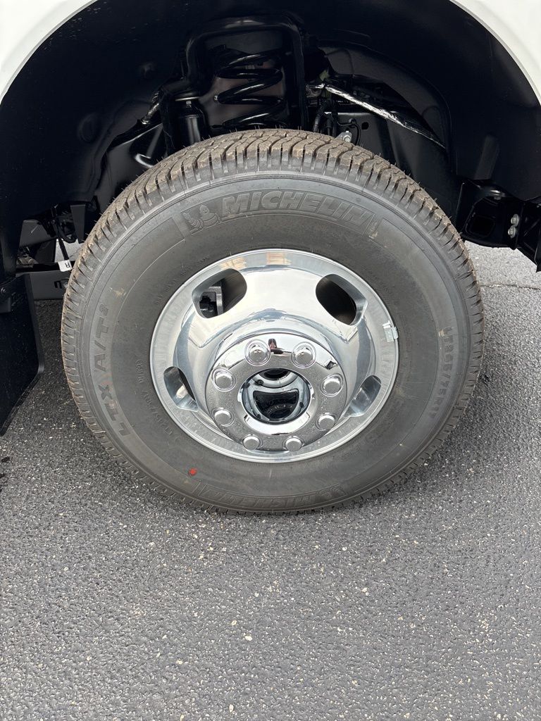 2026 Ford F-350 Super Duty Platinum - Photo 44