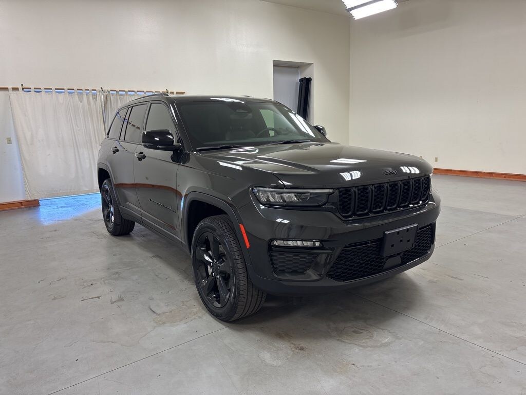 Used 2024 Jeep Grand Cherokee Limited SUV