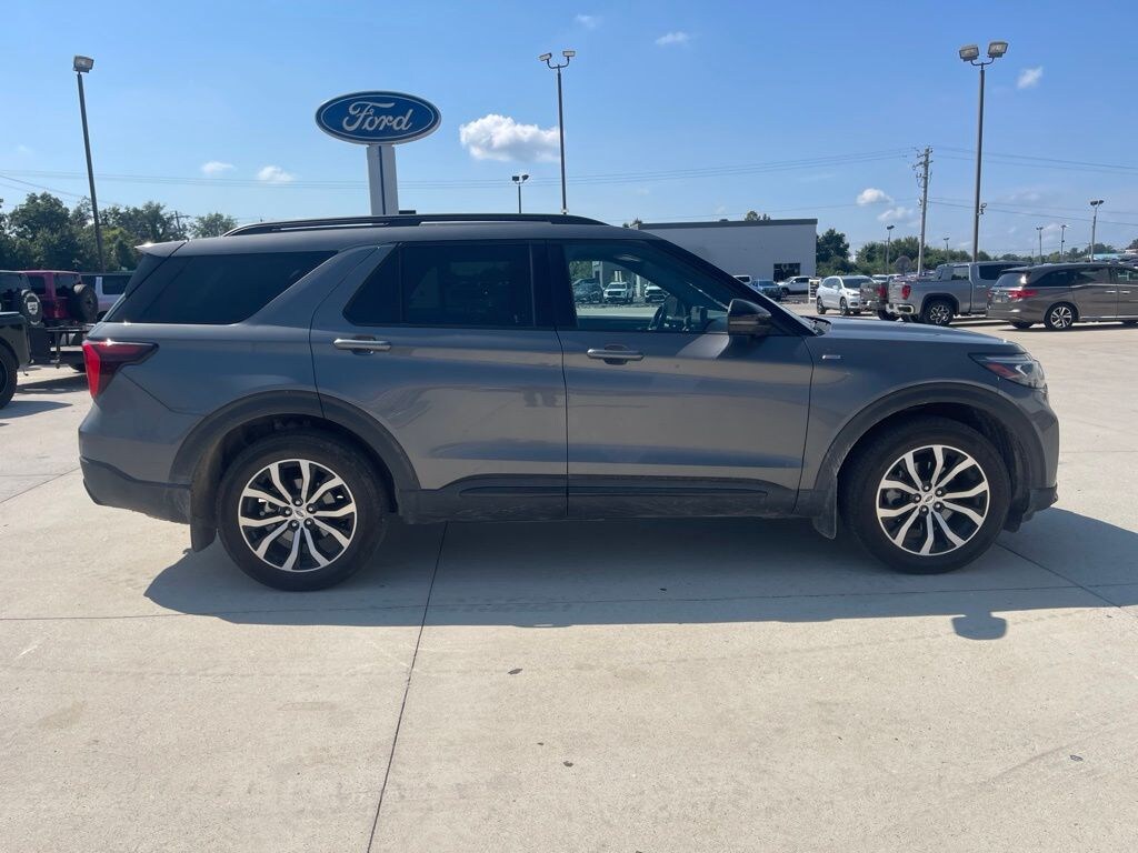 Used 2025 Ford Explorer ST-Line SUV