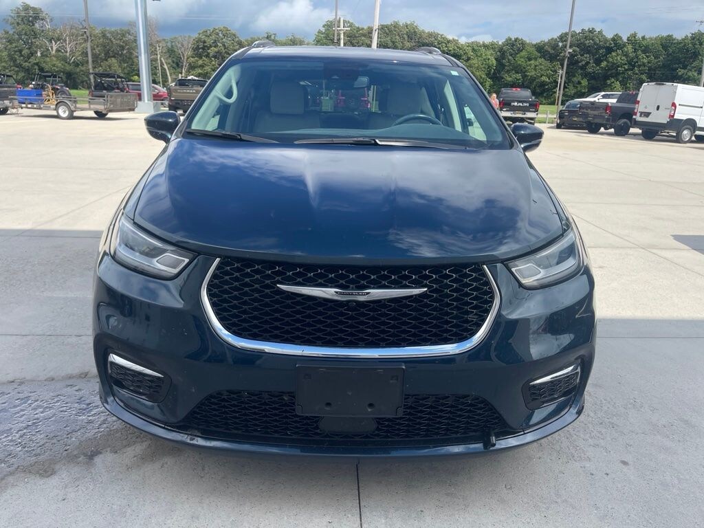 Used 2021 Chrysler Pacifica Touring L Minivan/Van