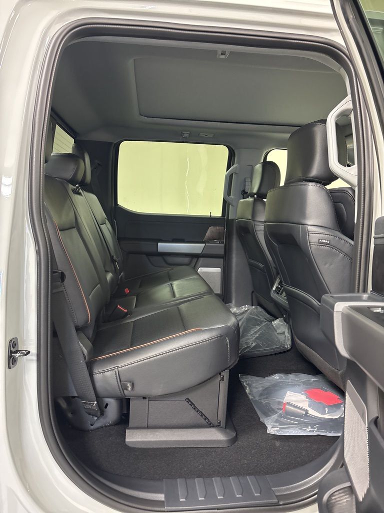 2026 Ford F-350 Super Duty Lariat - Photo 43