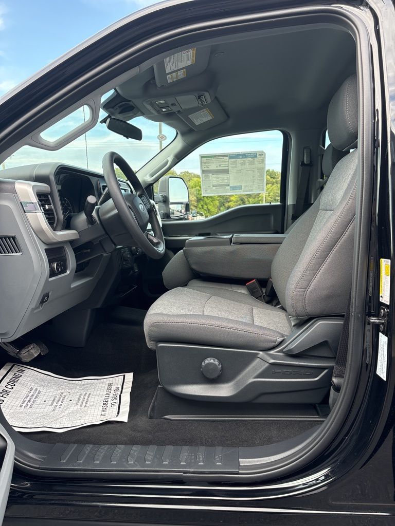 2026 Ford F-250 Super Duty XL - Photo 9