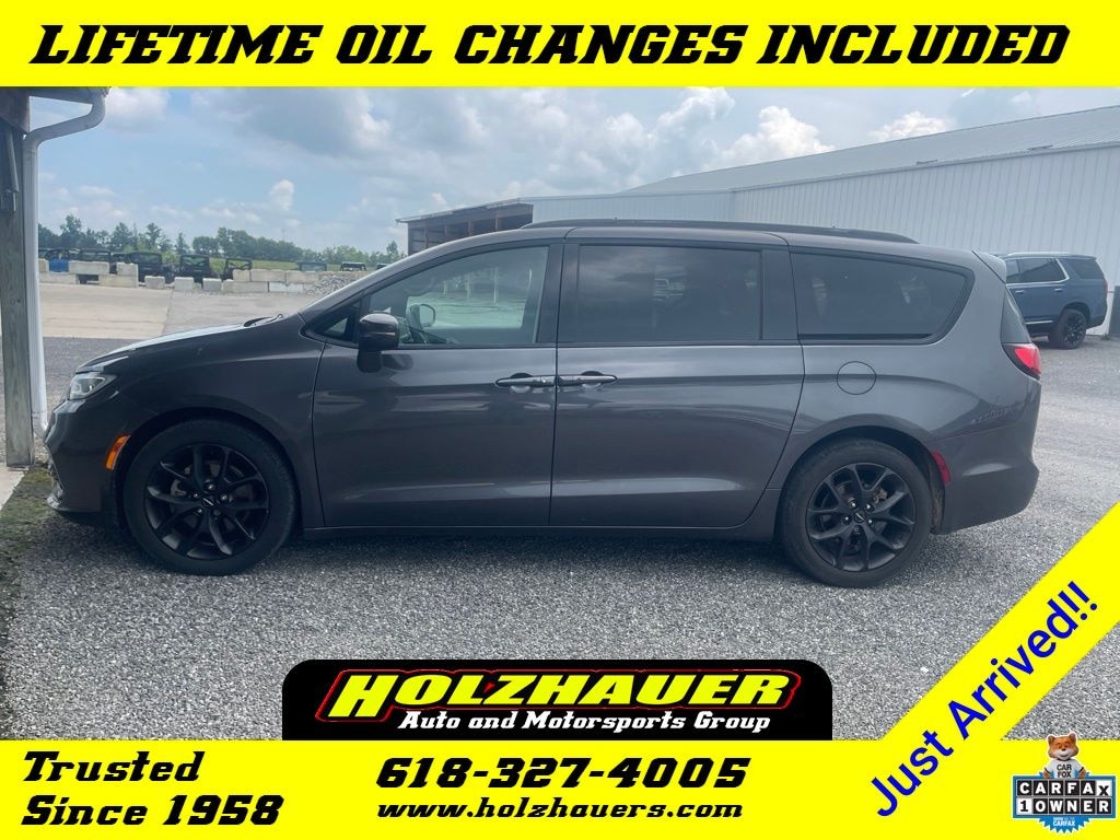 Used 2021 Chrysler Pacifica Touring Minivan/Van
