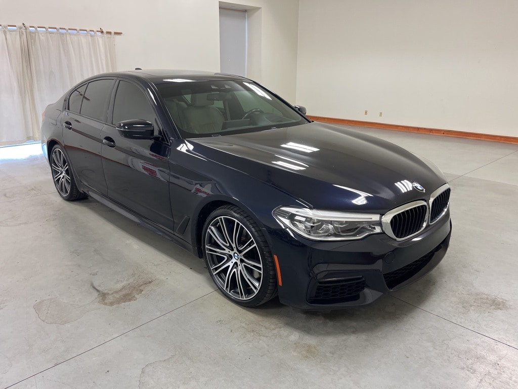 Used 2019 BMW 5 Series 540i with VIN WBAJE7C58KWW20419 for sale in Nashville, IL