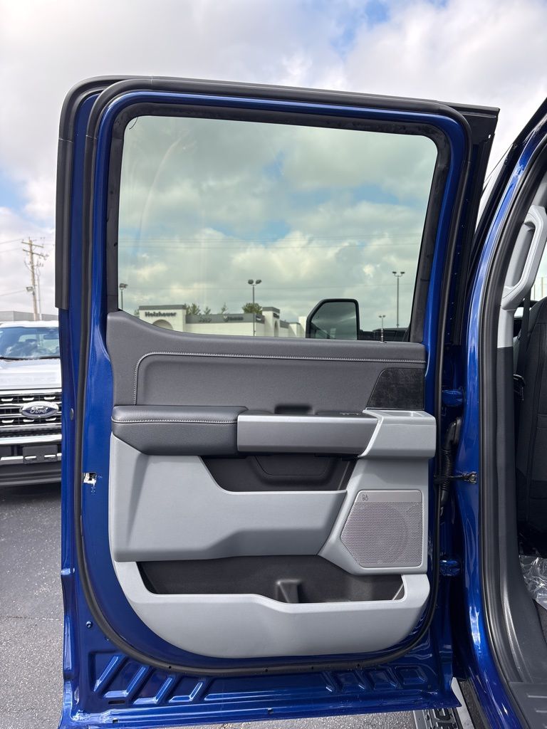 2026 Ford F-350 Super Duty XLT - Photo 24