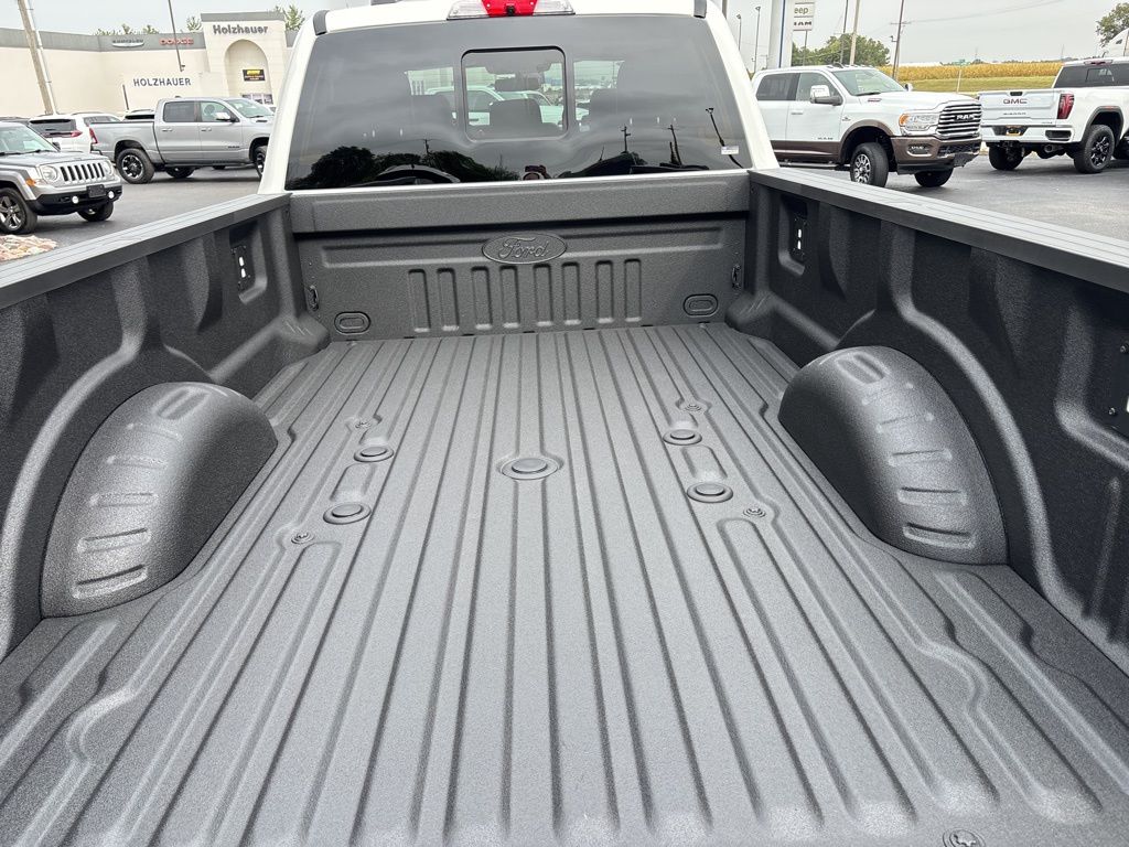 2026 Ford F-350 Super Duty Platinum - Photo 29