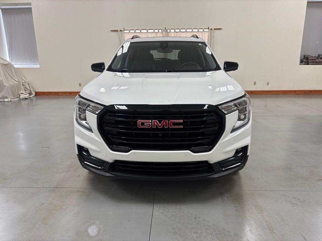 Used 2023 GMC Terrain SLT SUV
