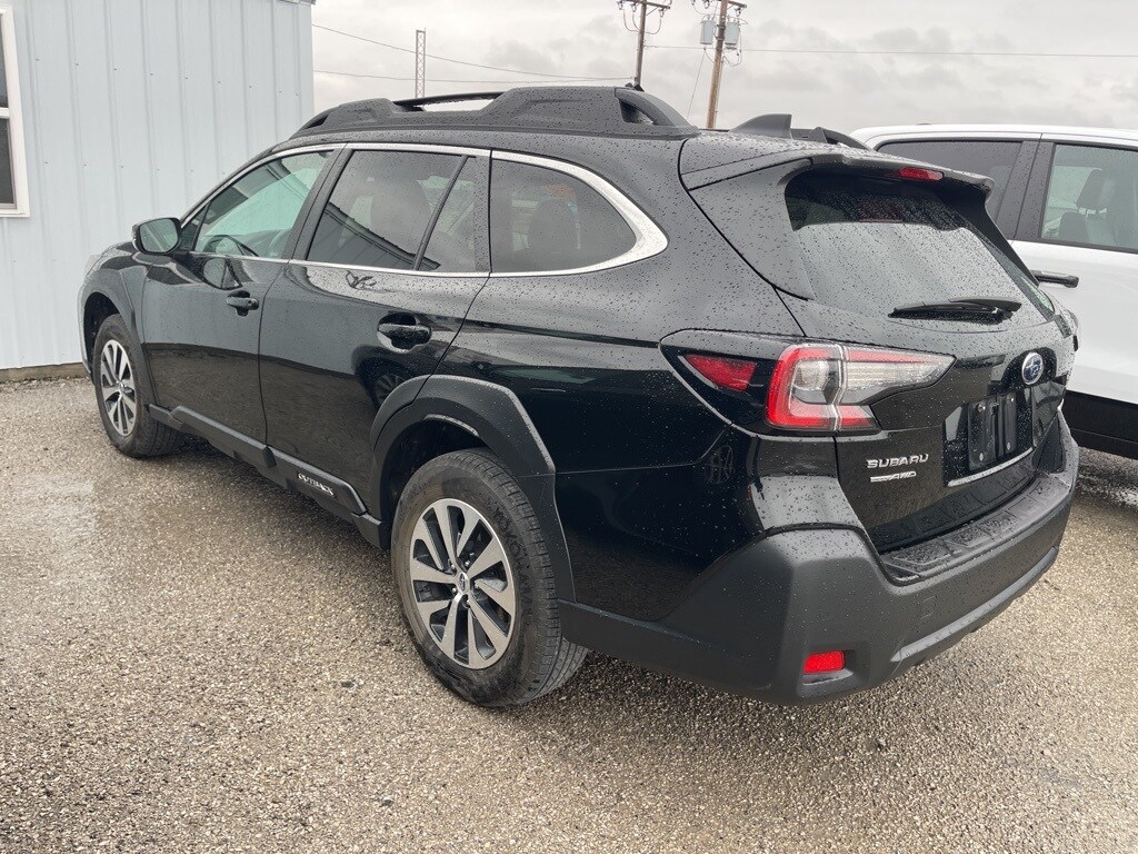 Used 2023 Subaru Outback Premium SUV