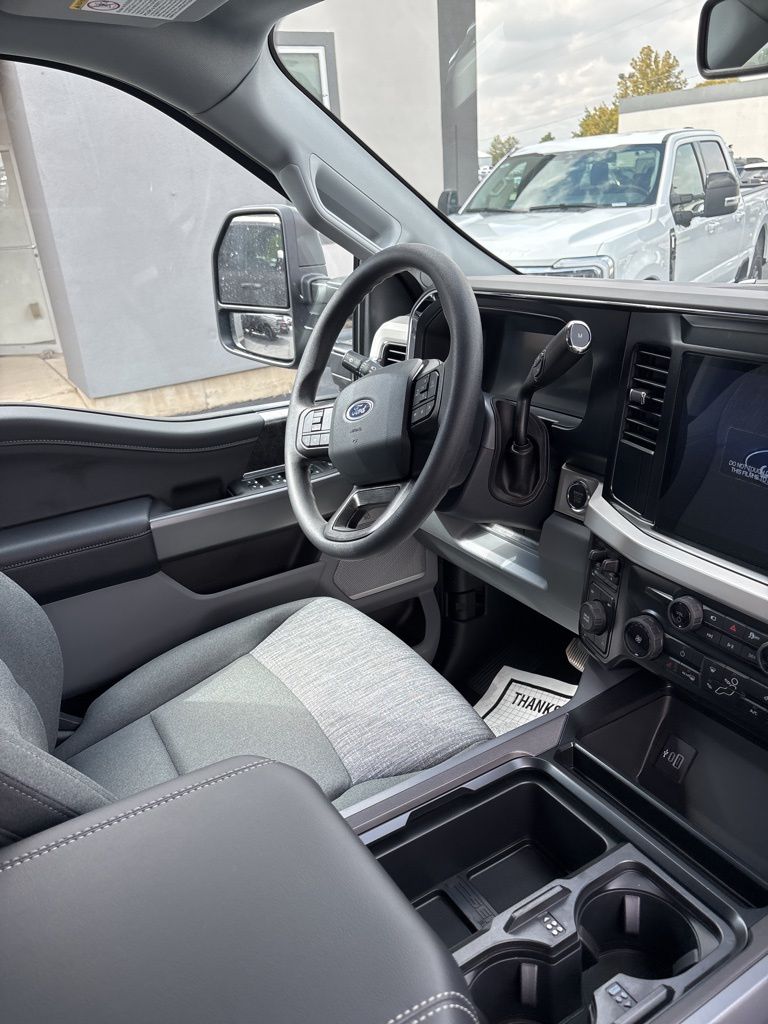 2026 Ford F-350 Super Duty XLT - Photo 32