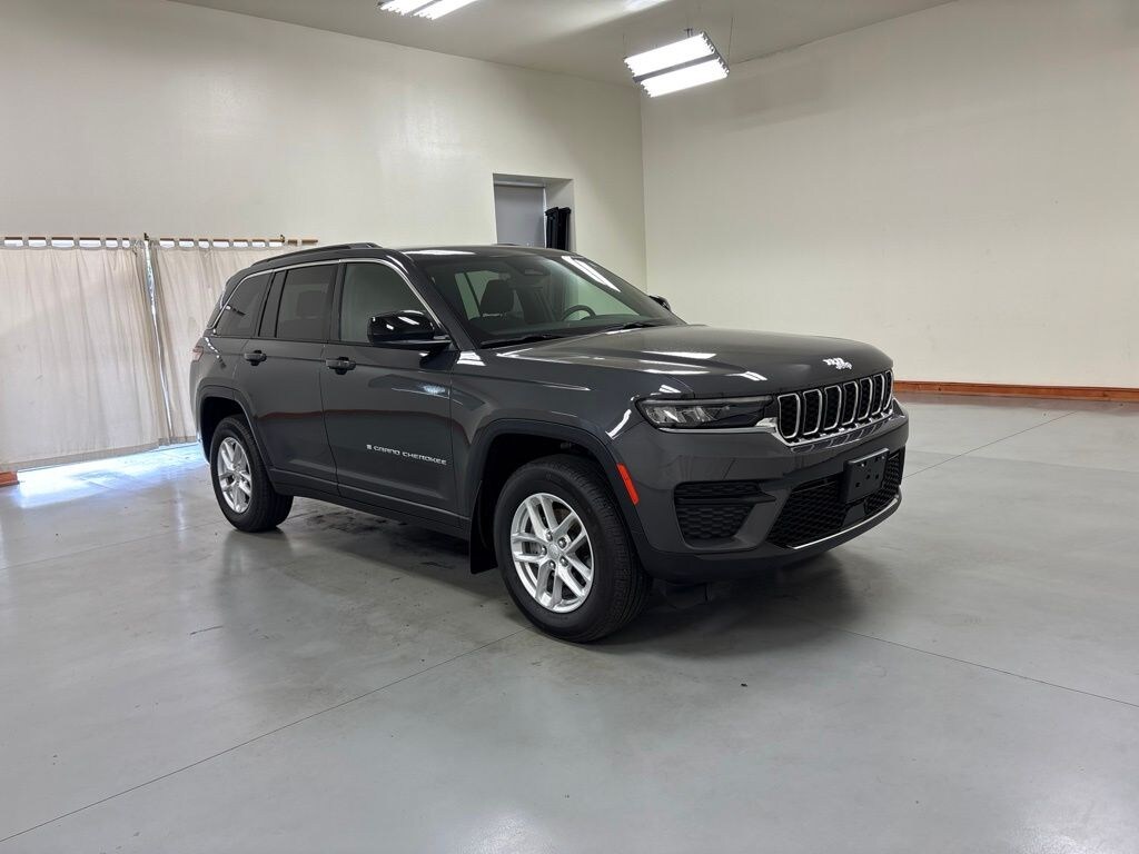 Used 2024 Jeep Grand Cherokee Laredo X SUV
