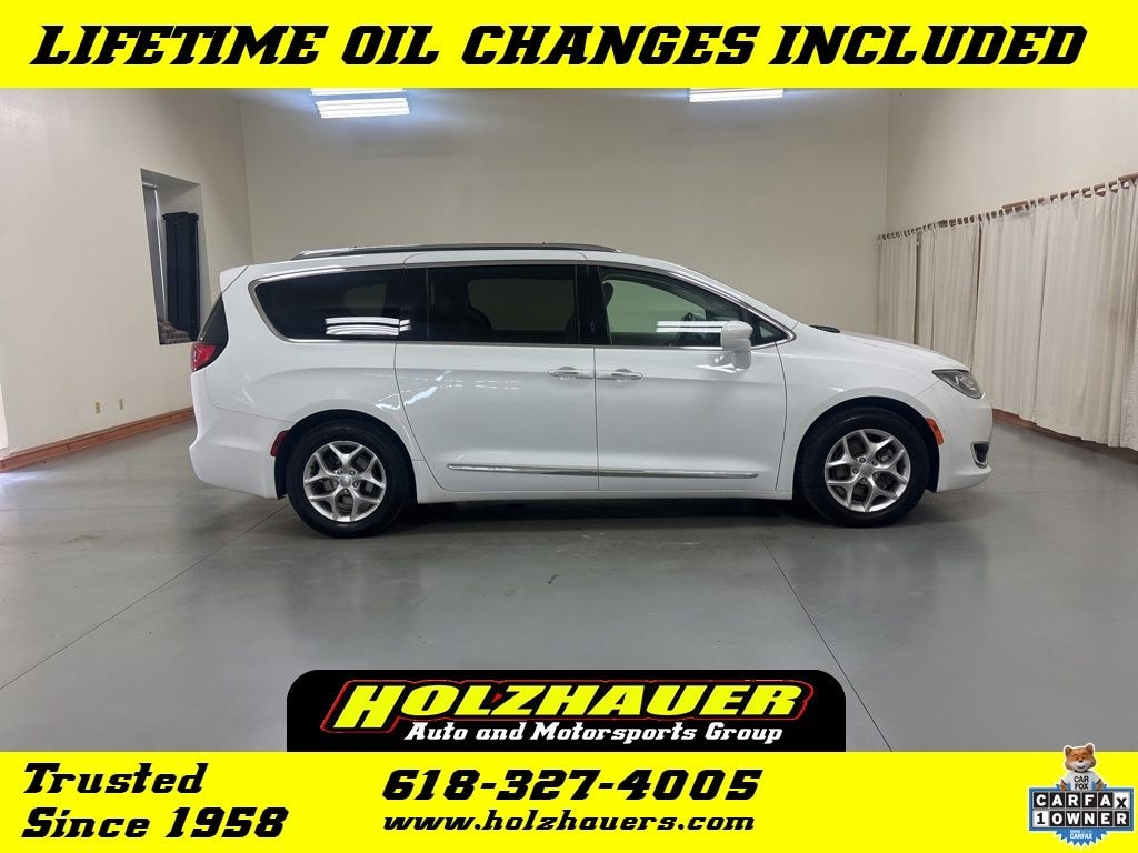 Used 2018 Chrysler Pacifica Touring L Minivan/Van