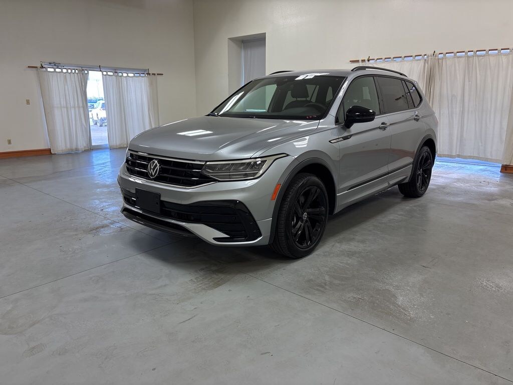 Used 2024 Volkswagen Tiguan 2.0T SE R-Line Black SUV