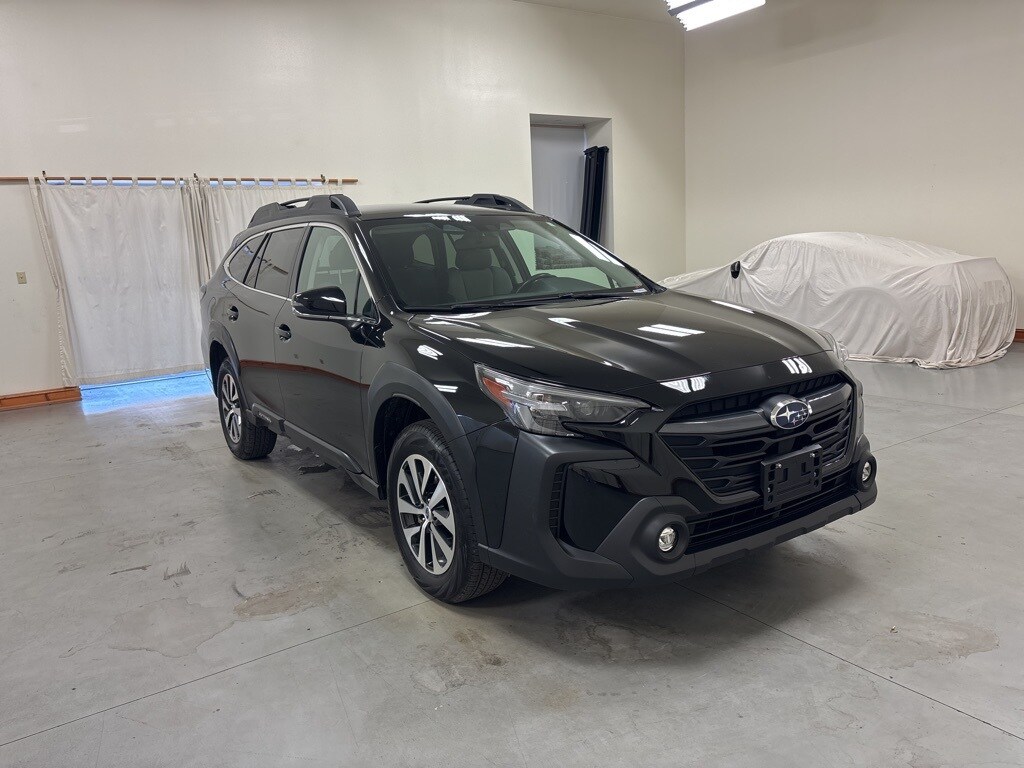 Used 2023 Subaru Outback Premium SUV