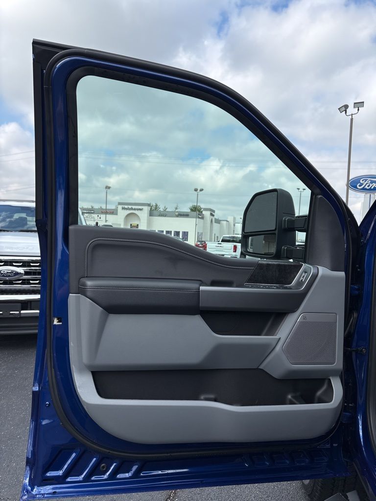 2026 Ford F-350 Super Duty XLT - Photo 16