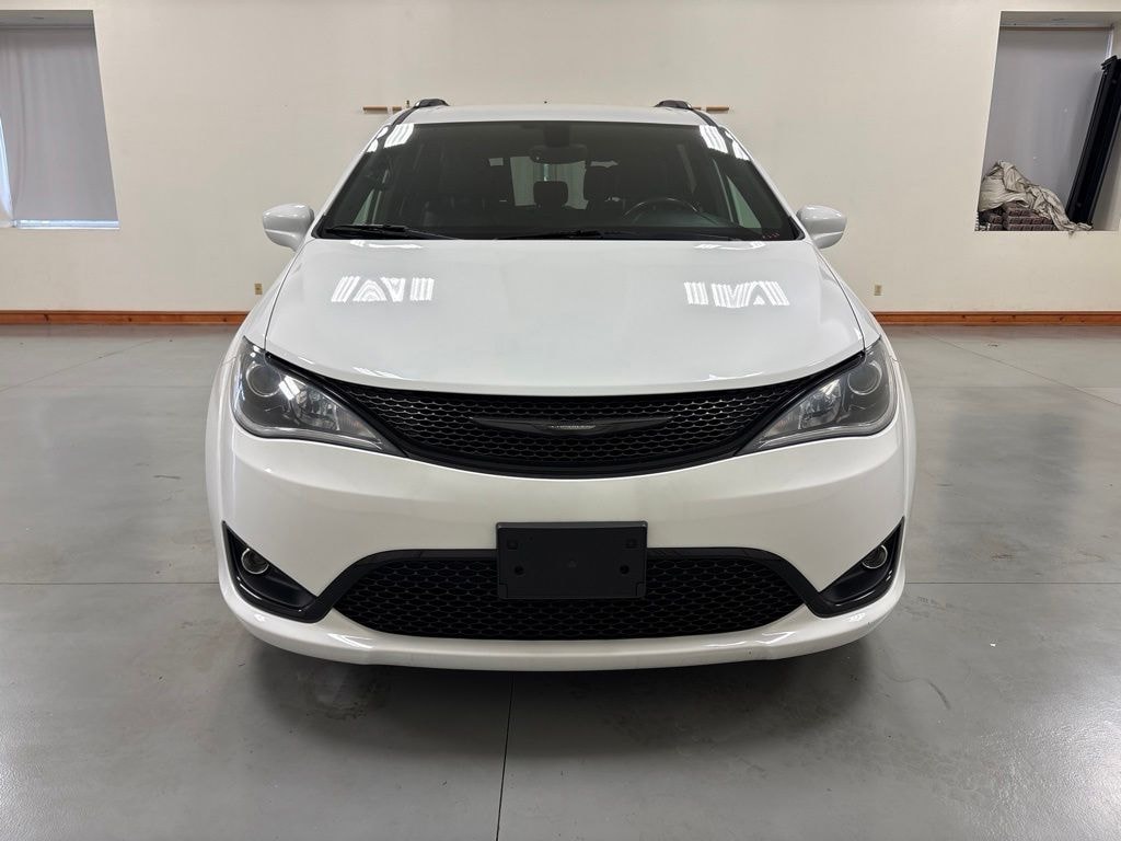 Used 2019 Chrysler Pacifica Touring L Plus Minivan/Van