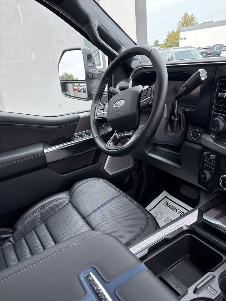 2026 Ford F-350 Super Duty Platinum - Photo 34