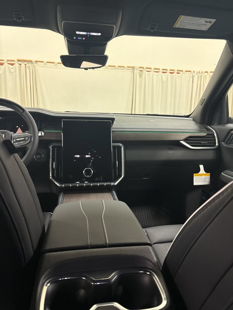 2026 GMC Acadia Denali - Photo 17