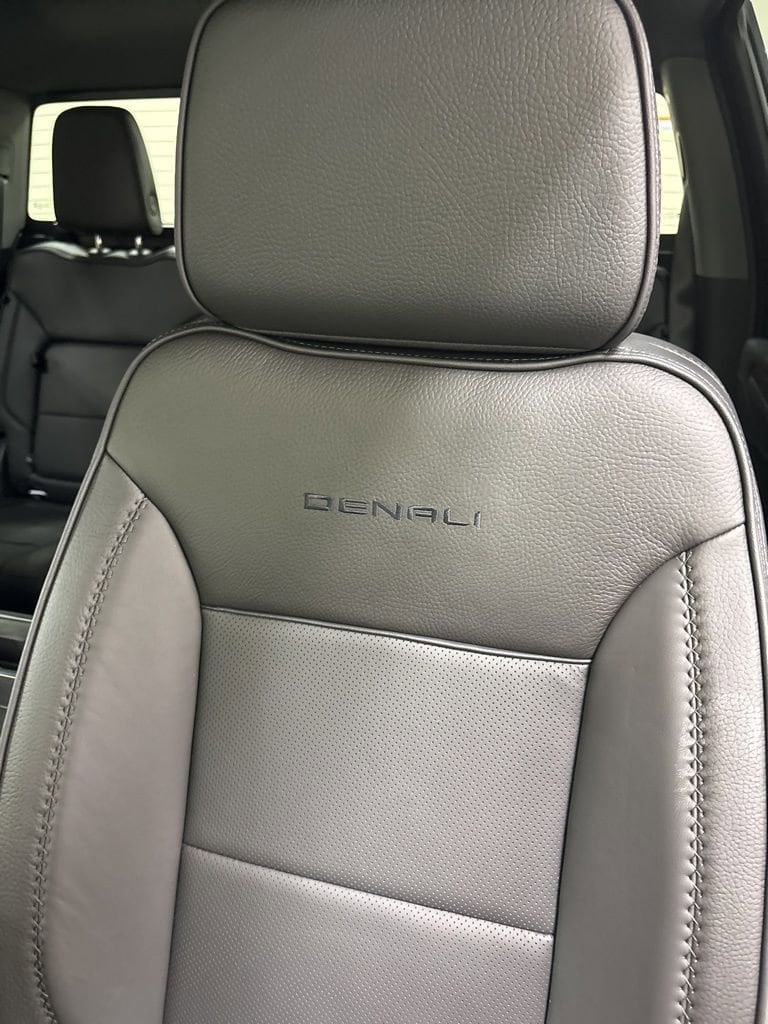 2026 GMC Sierra 2500HD Denali - Photo 17