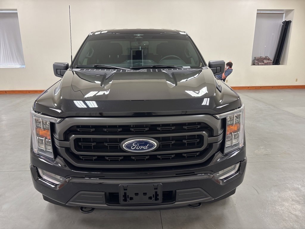 2023 Ford F-150 XL photo 2