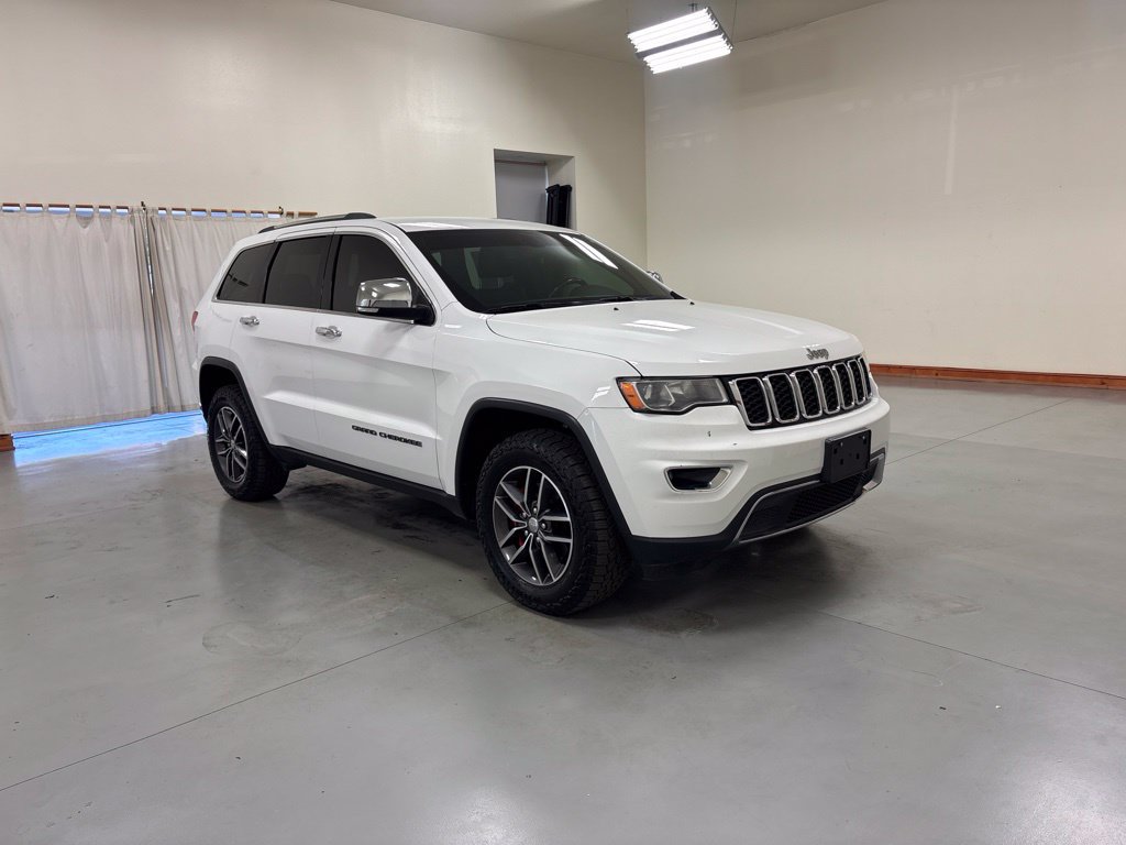 Used 2018 Jeep Grand Cherokee Limited with VIN 1C4RJFBG2JC406573 for sale in Nashville, IL