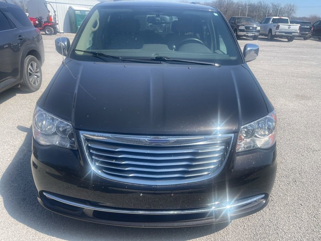 Used 2014 Chrysler Town & Country Touring-L