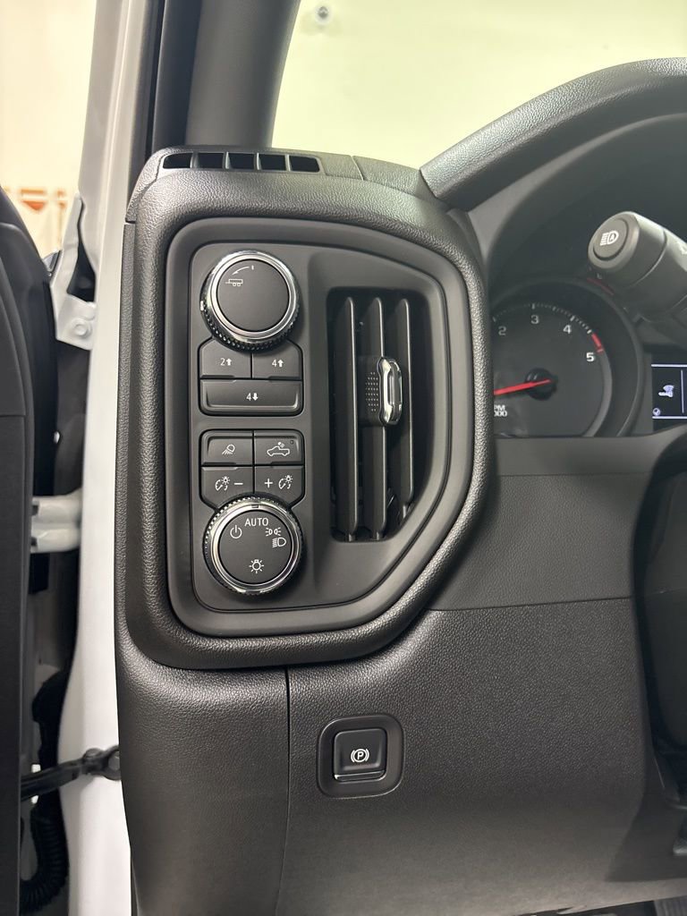 2026 GMC Sierra 2500HD Pro - Photo 9