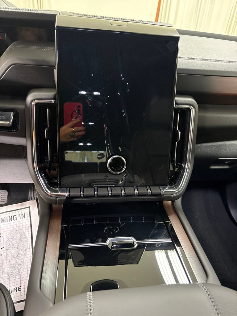 2026 GMC Yukon Denali - Photo 15